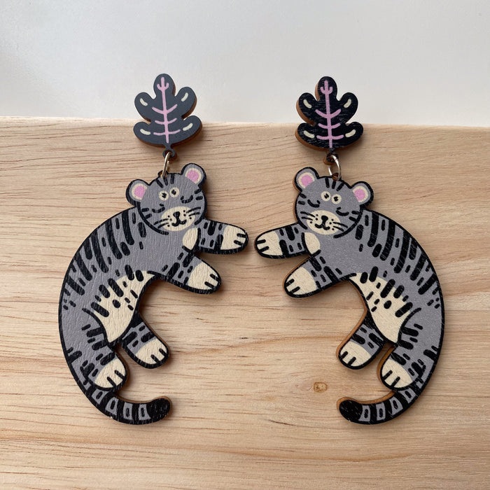 Tiikeri -vanerikorvakorut